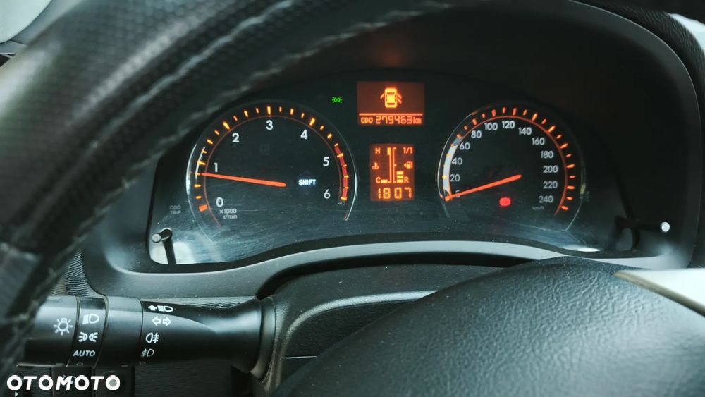 Toyota Avensis - 9