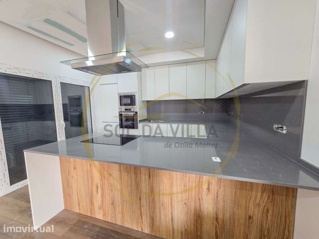 Moradia com piscina T3+1 - Fernão Ferro, Seixal - 550.000€ - Grande imagem: 4/24