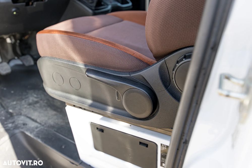 Mercedes-Benz Sprinter - 12