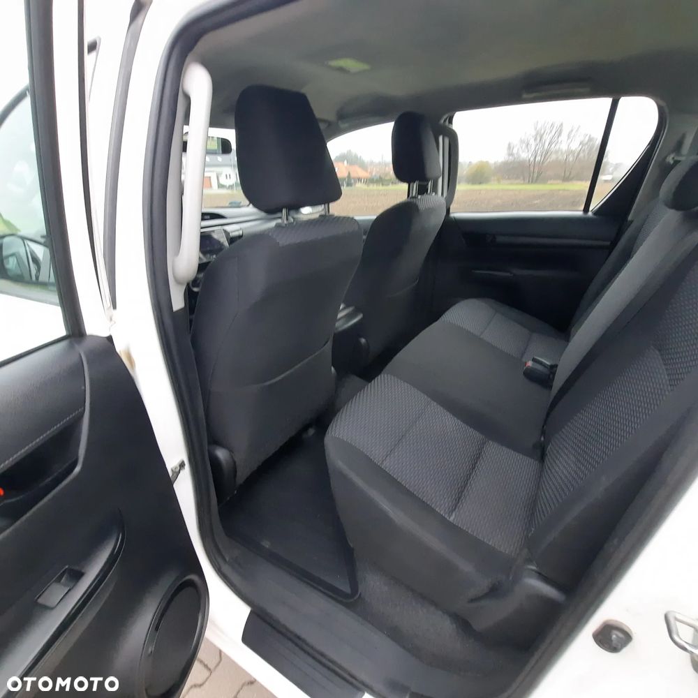 Toyota Hilux 2.4 D-4D Double Cab DLX 4x4 - 6