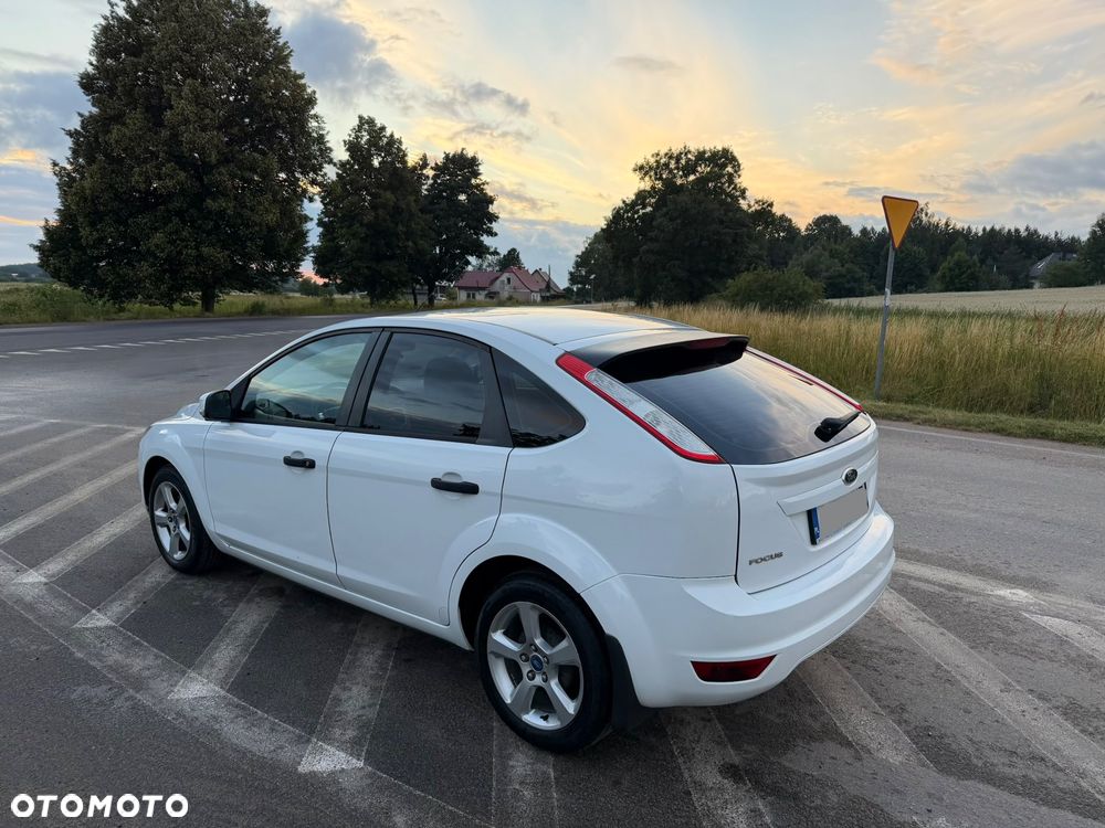 Ford Focus 1.6 Trend - 17