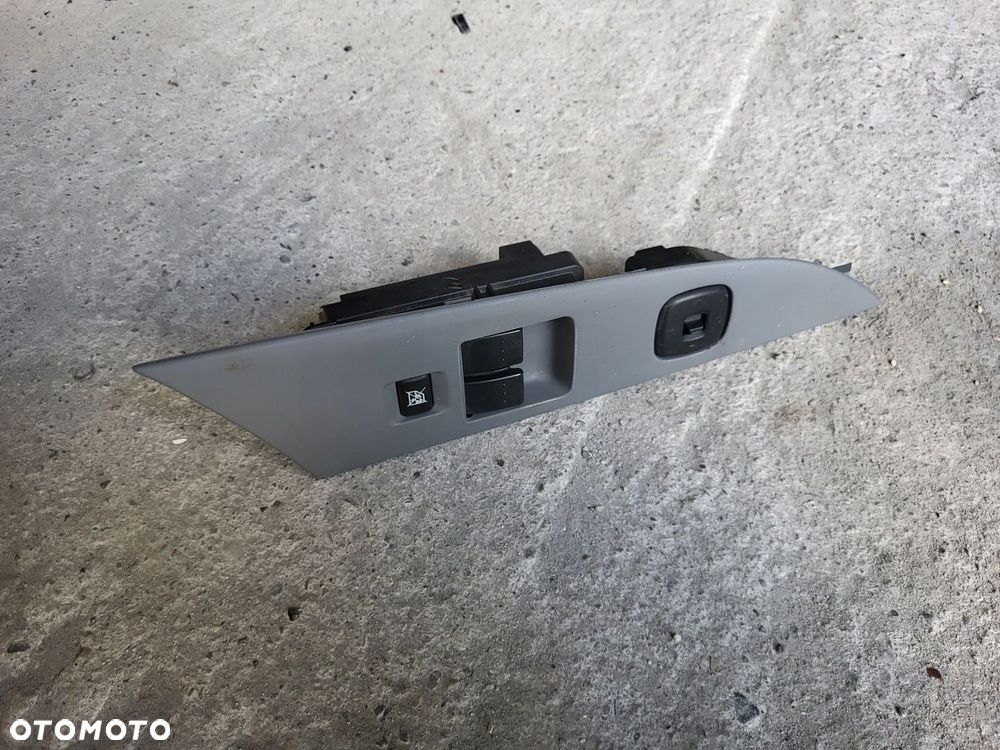 KL PRZEŁĄCZNIK SZYB LEWY PRZÓD MAZDA 3 BK 03- - 1