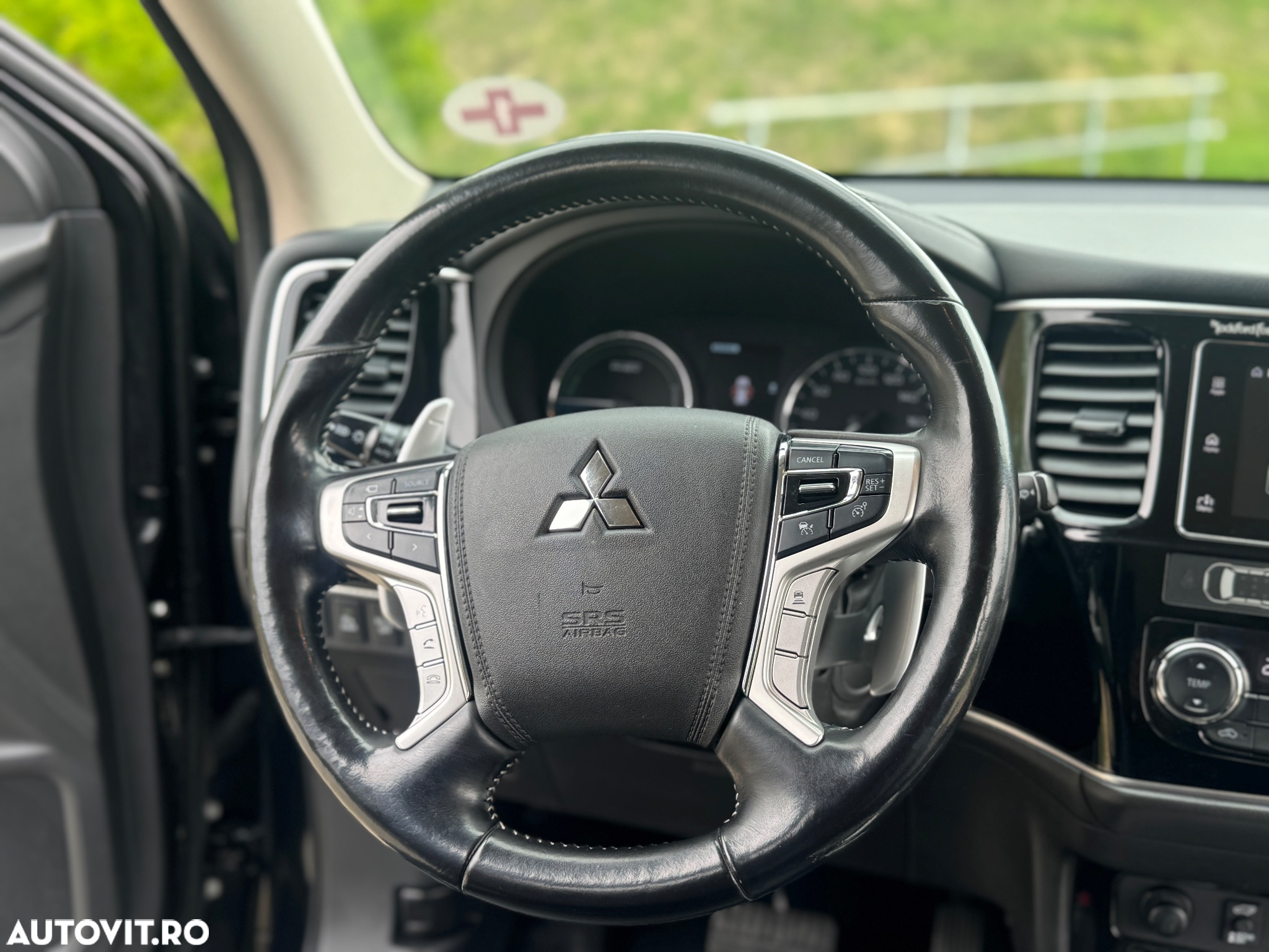 Mitsubishi Outlander 2.0 Litre DOHC MIVEC 4WD Instyle Navi - 13