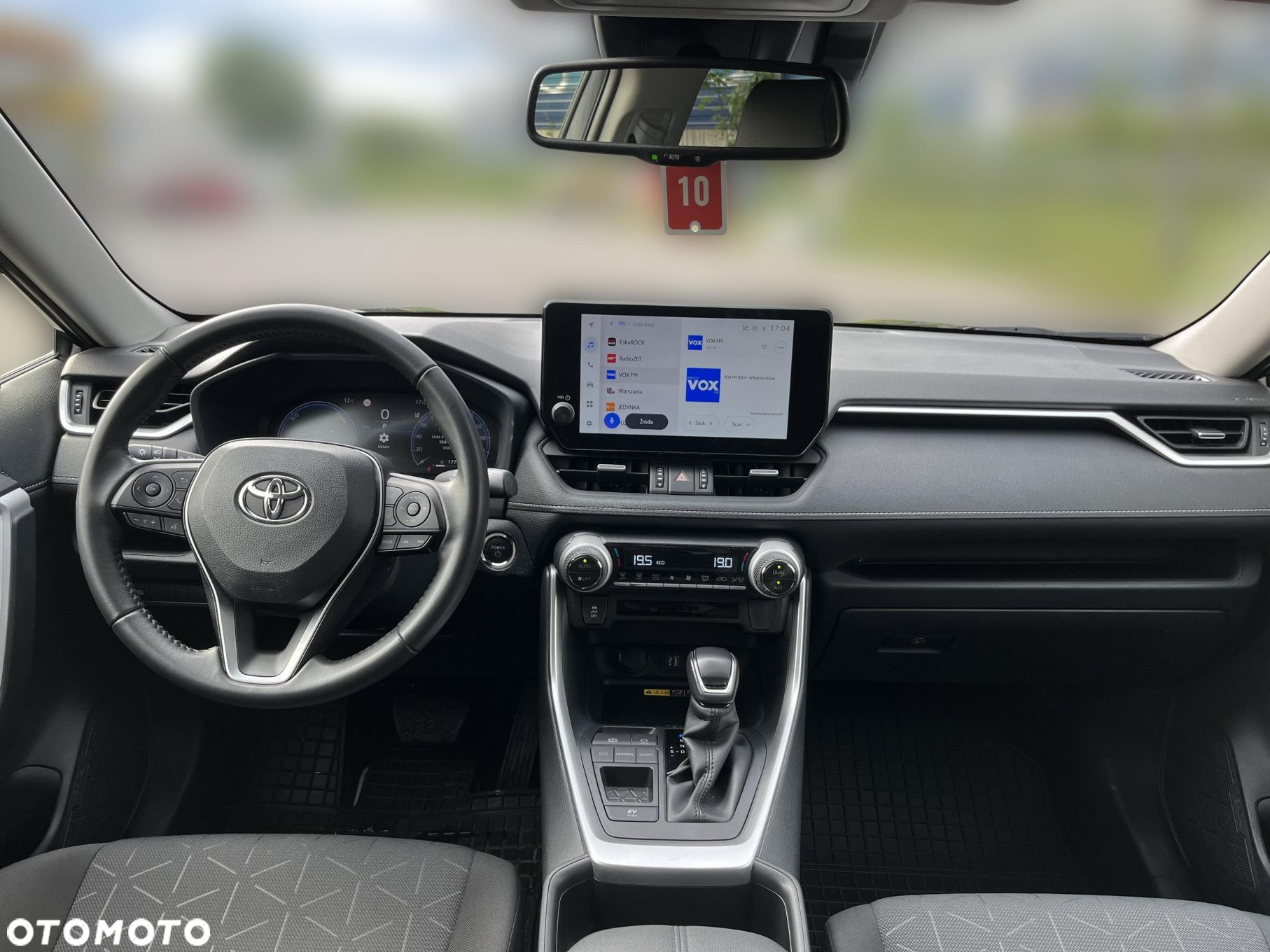 Toyota RAV4 - 11