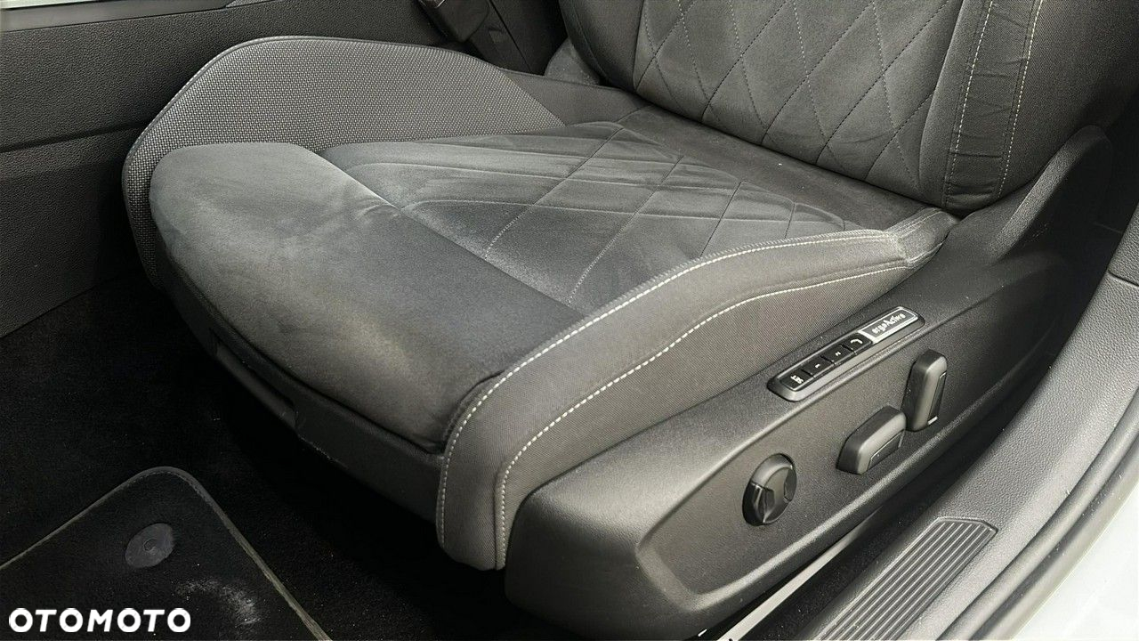 Volkswagen Golf - 18