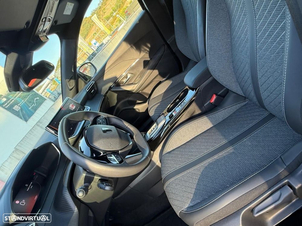 Peugeot 2008 1.2 Hybrid Allure e-DCS6 - 30