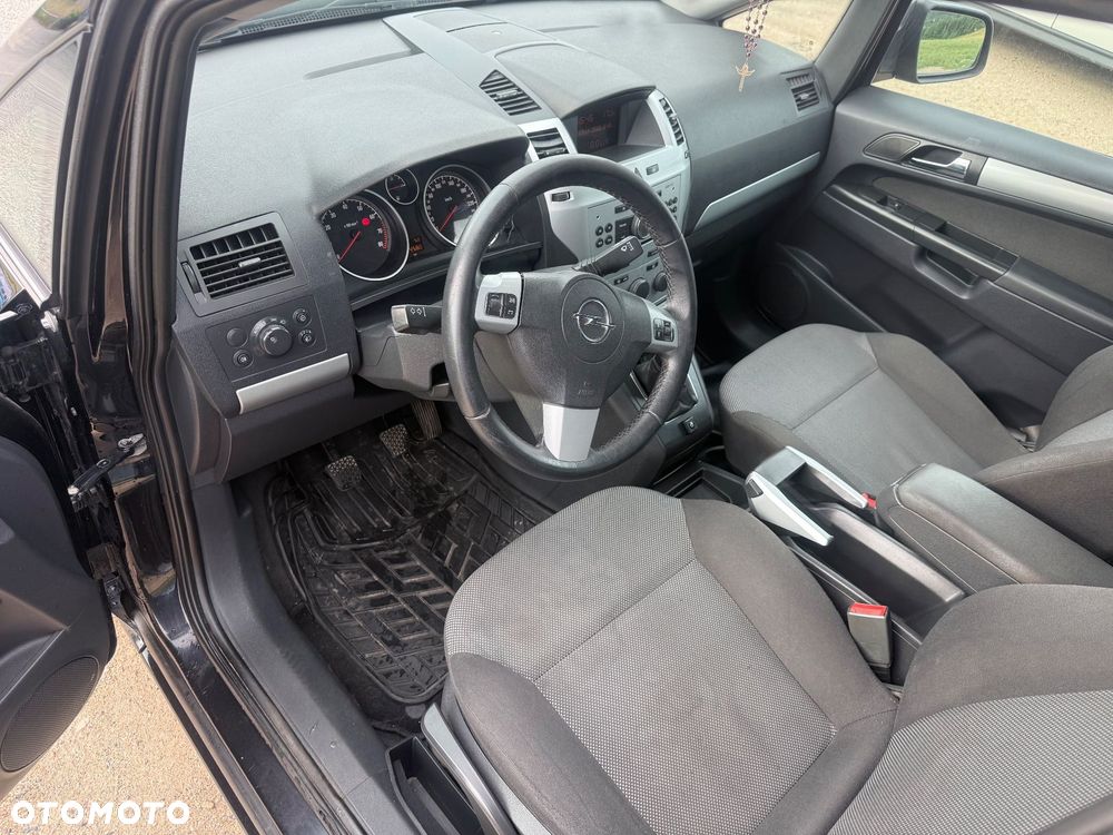 Opel Zafira 1.8 Cosmo - 3