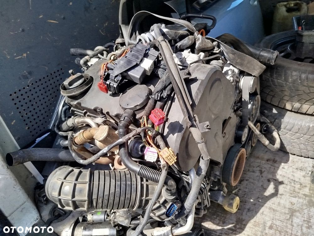 Audi A4 B7 2.0 TDI BLB silnik kompletny słupek z wtryskami - 3