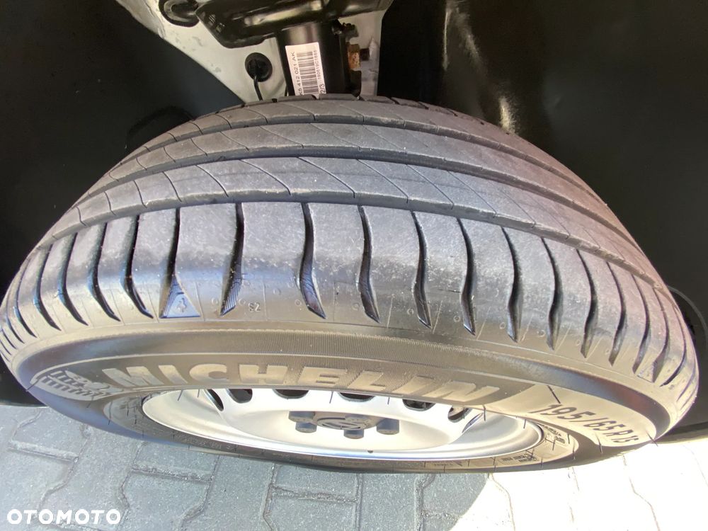 Volkswagen CADDY 2,0 TDI 102 KM L1 niski przebieg - 27