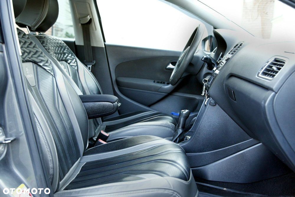 Volkswagen Polo 1.4 16V Comfortline - 12