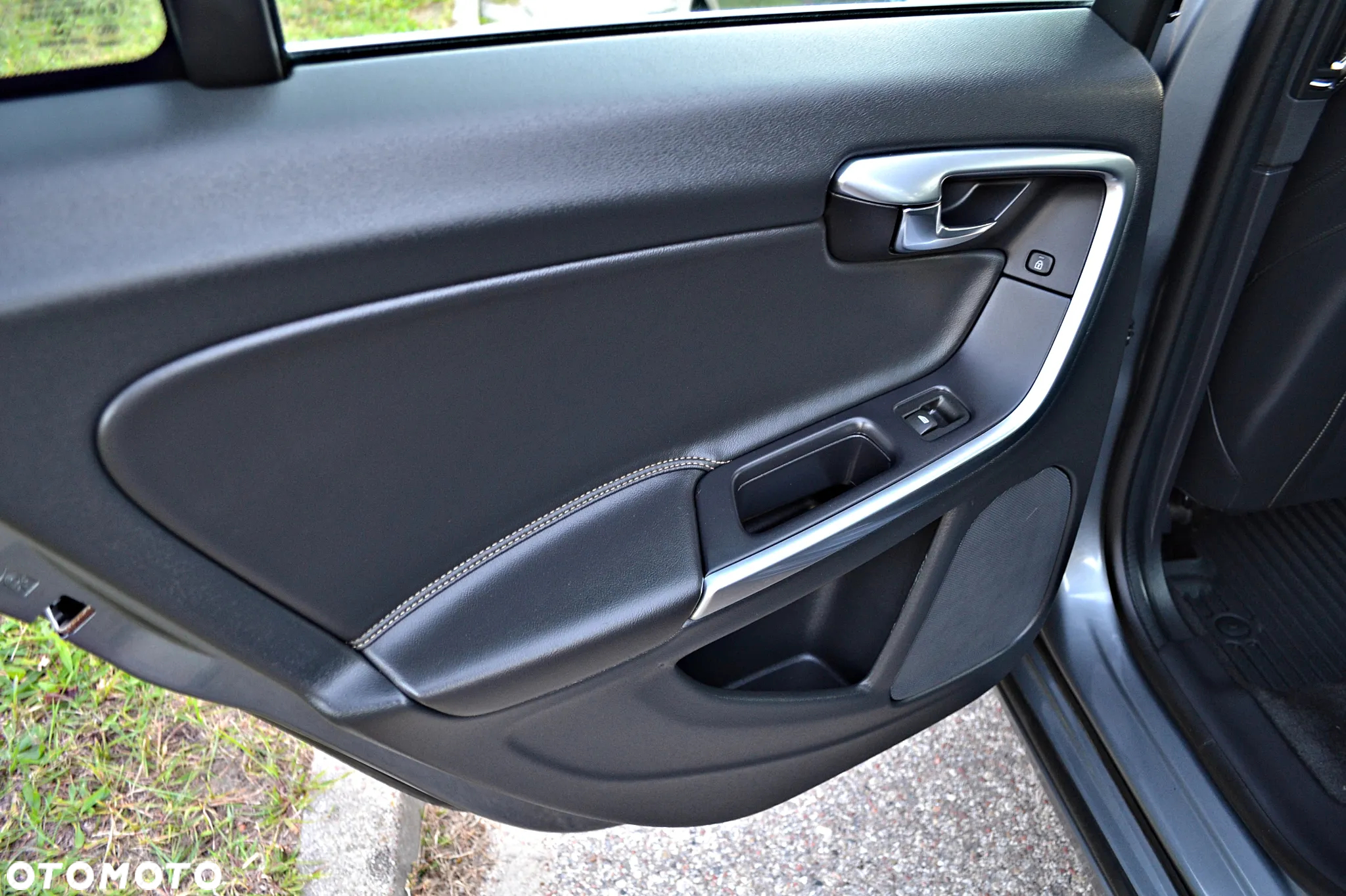 Volvo S60 D4 Geartronic RDesign - 34