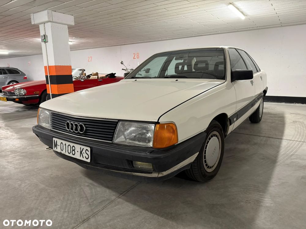 Audi 100 2.2 E - 1