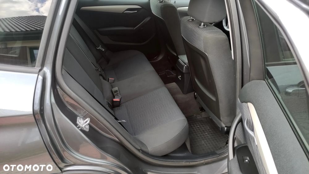 BMW X1 xDrive18d - 28