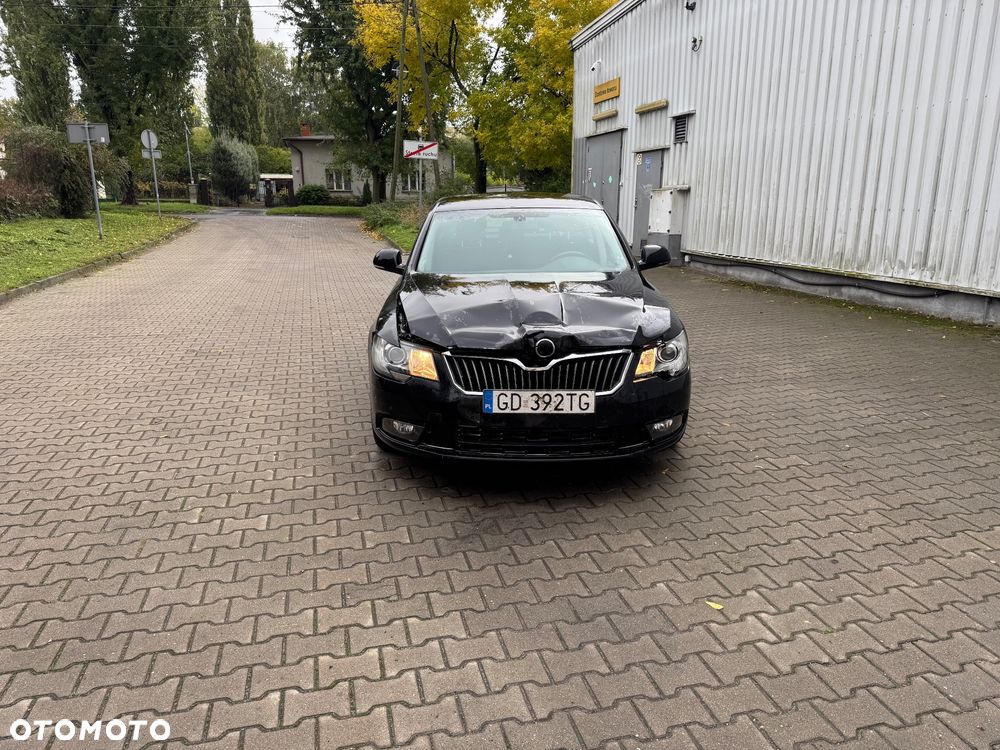 Skoda Superb 2.0 TDI Ambition DSG - 2