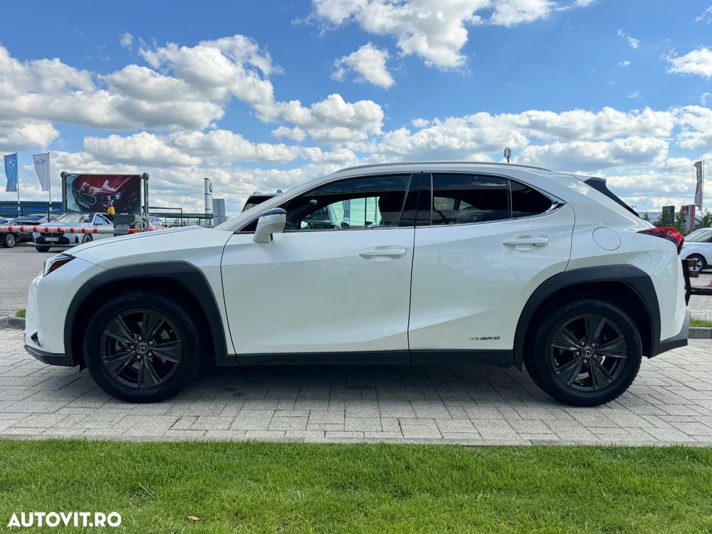 Lexus UX 250h FWD Business - 4
