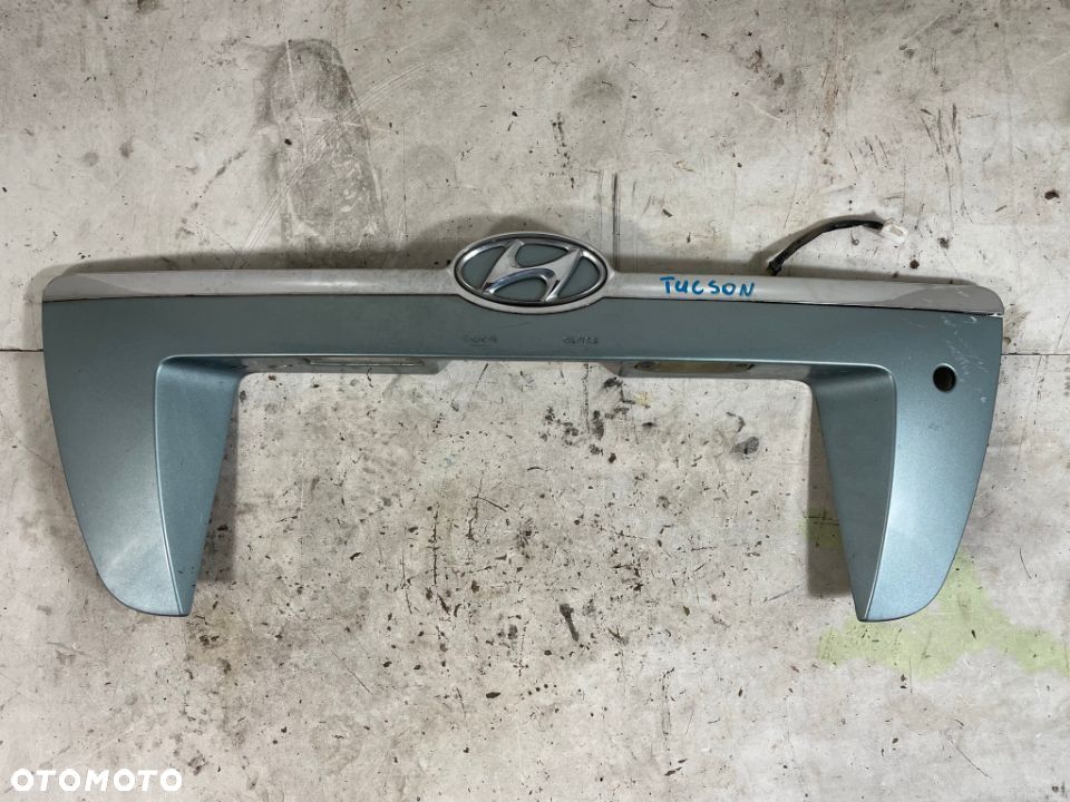 HYUNDAI TUCSON I 04-09 OŚWIETLENIE TYLNEJ TABLICY RAMKA TYŁ 87370-2E000