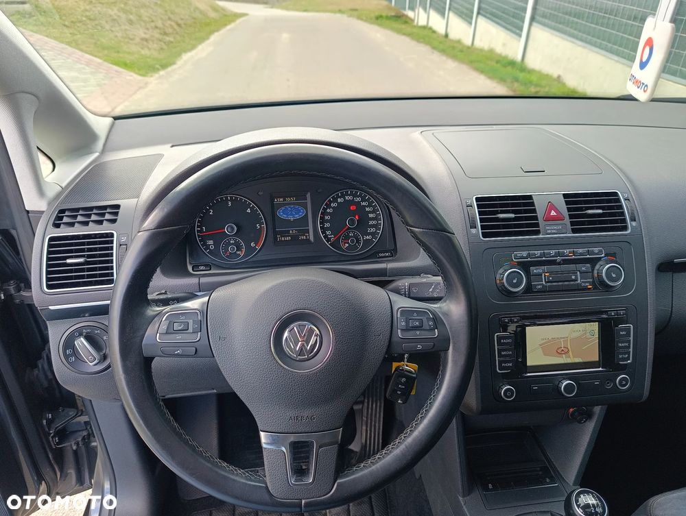 Volkswagen Touran 2.0 TDI DPF BlueMotion Technology Highline - 25