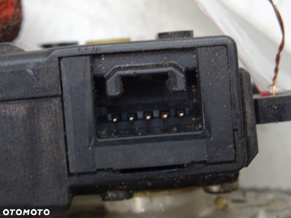 SILNICZEK NAGRZEWNICY - 86.00 PLN - TOYOTA LAND CRUISER 200 (_J2_) 2007 - 2022 5.7 V8 (URJ200) 280 - 3