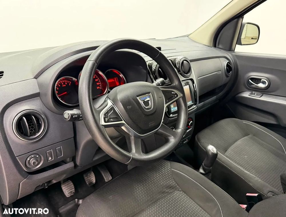 Dacia Lodgy dCi 90 Essential - 16
