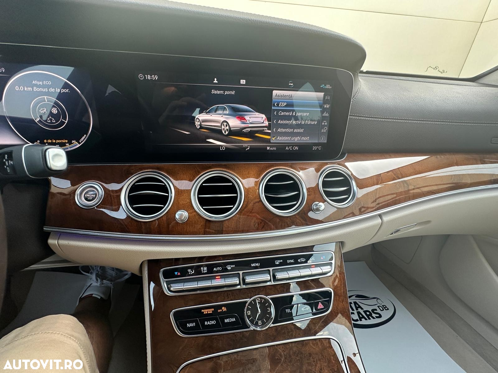 Mercedes-Benz E 220 d 4Matic T 9G-TRONIC Exclusive - 35