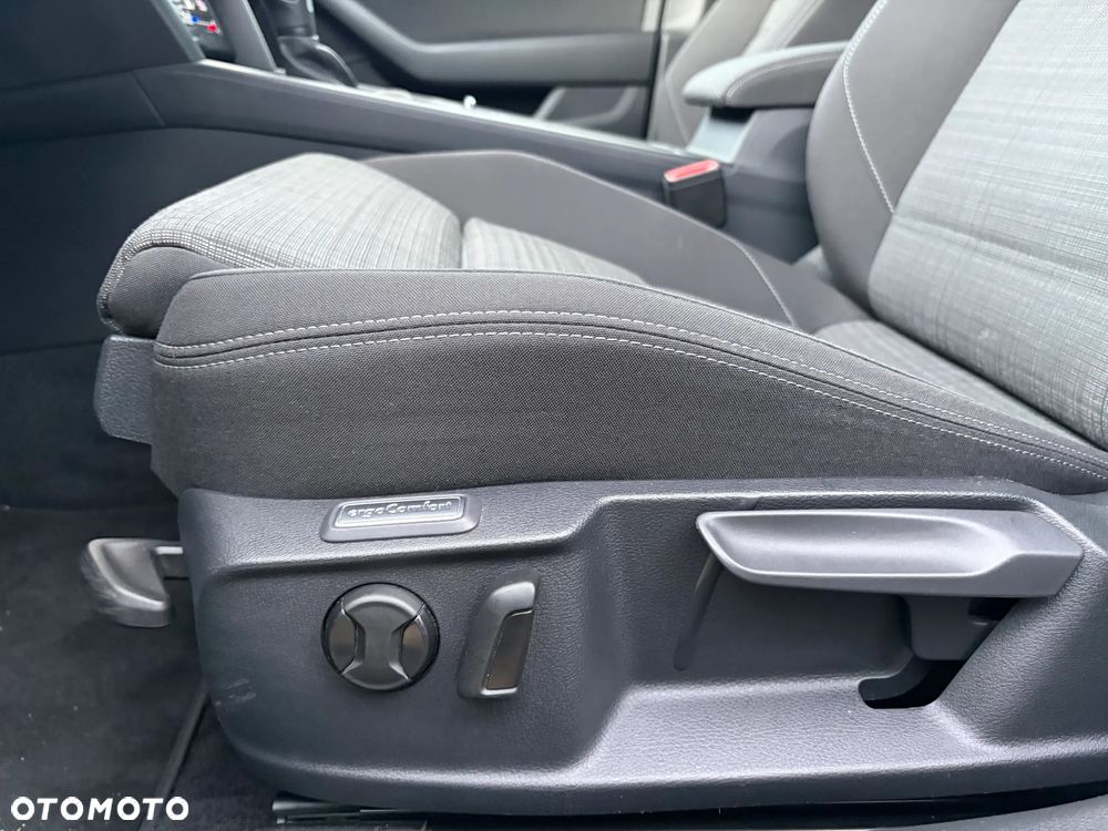 Volkswagen Passat Variant 2.0 TDI EVO Business DSG - 10