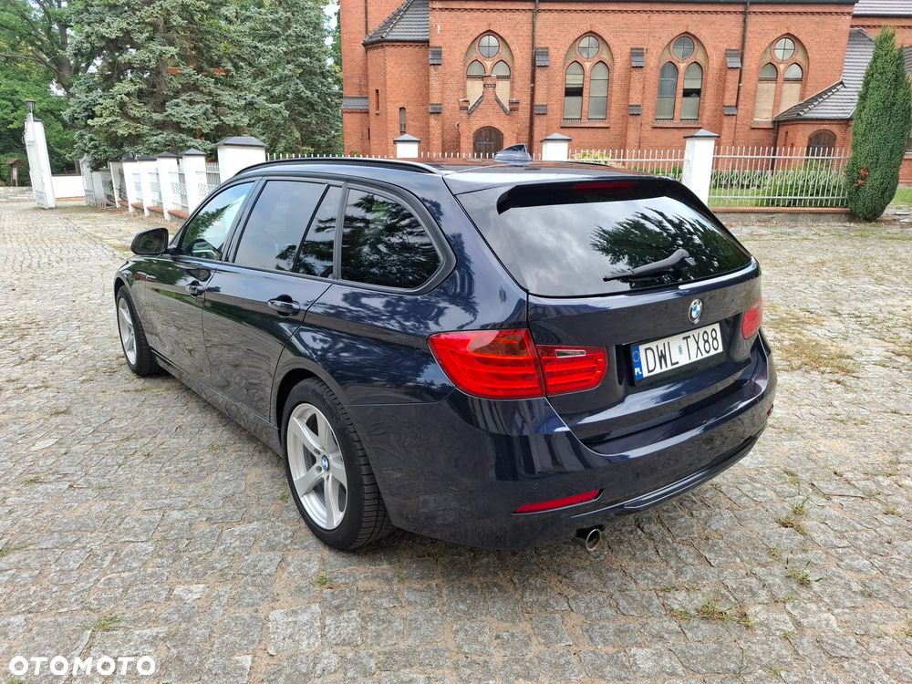 BMW Seria 3 320d xDrive Sport Line - 7