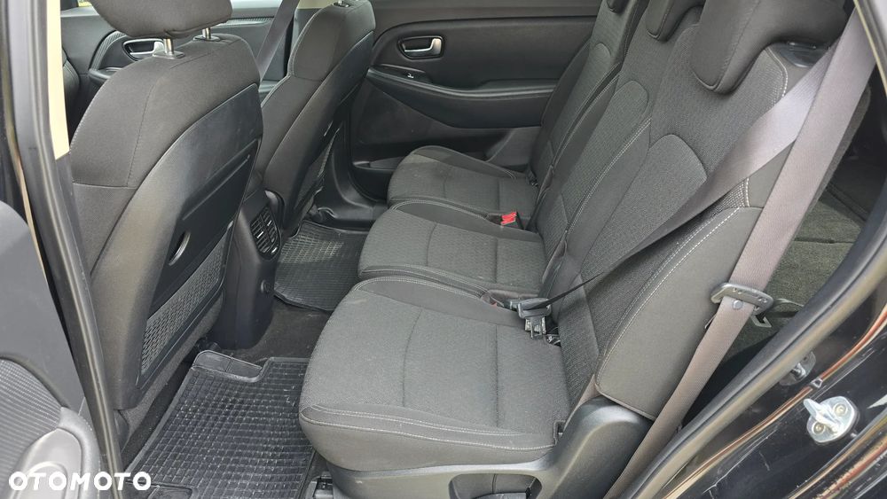 Kia Carens 1.7 CRDi L - 12