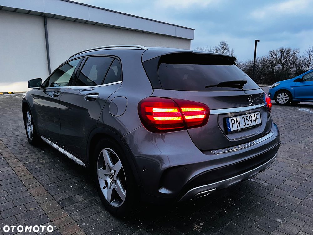 Mercedes-Benz GLA 180 7G-DCT AMG Line - 25