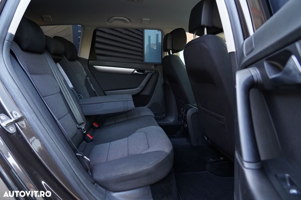 Volkswagen Passat Variant 2.0 Blue TDI DSG SCR Comfortline - 19