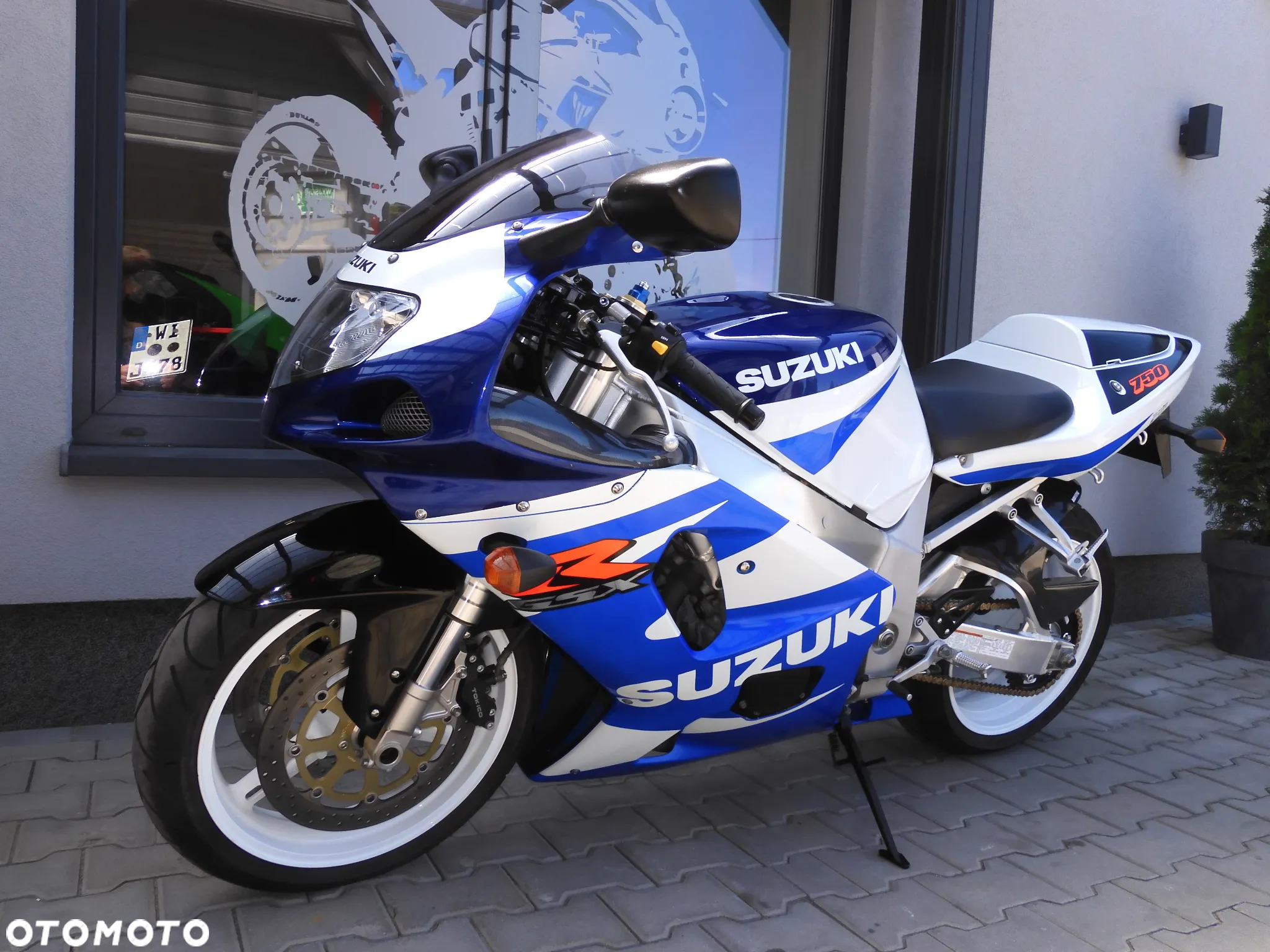 Suzuki GSX-R - 23