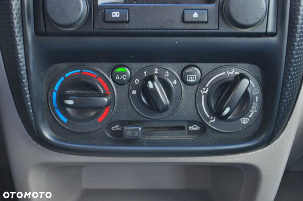 Mazda Demio - 17