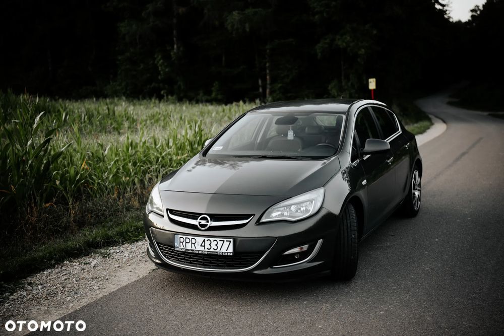 Opel Astra 1.4 T Cosmo - 2