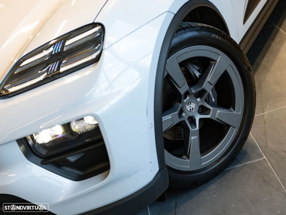 Porsche Macan Electric 4 - 14