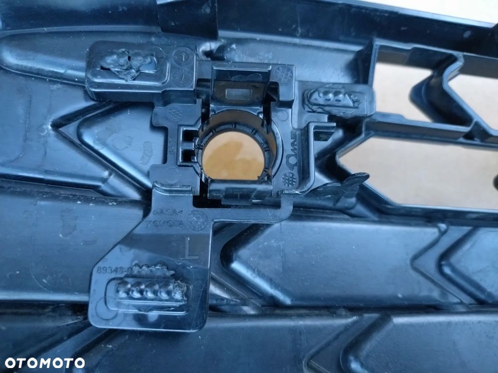 TOYOTA COROLLA E21 LIFT HB 22- 53102-02650 KRATKA W ZDERZAK PRZÓD ORYGINAŁ!  ŁADNA - 17