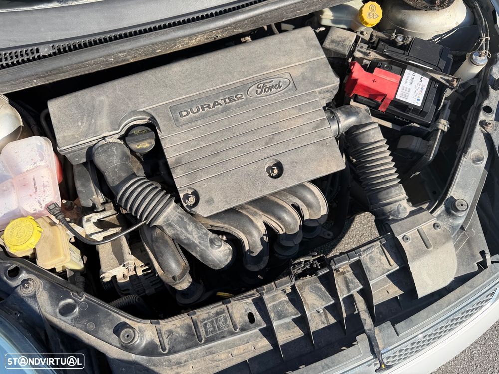 Ford Fiesta 1.25 Ghia - 12