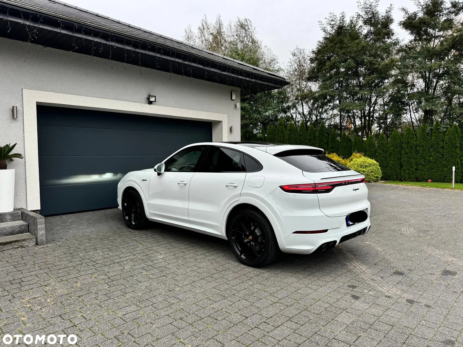 Porsche Cayenne Coupe E-Hybrid - 6