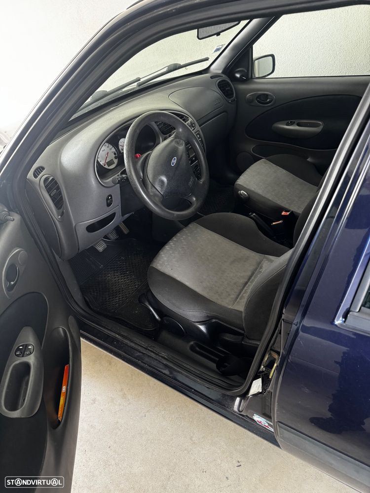 Ford Fiesta 1.8 TDdi Techno - 4