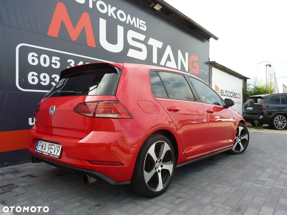 Volkswagen Golf - 4