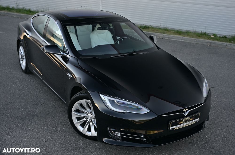 Tesla Model S - 15
