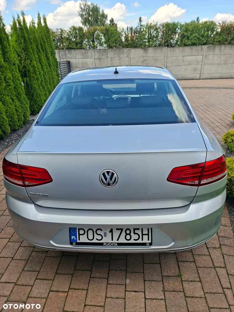 Volkswagen Passat - 8