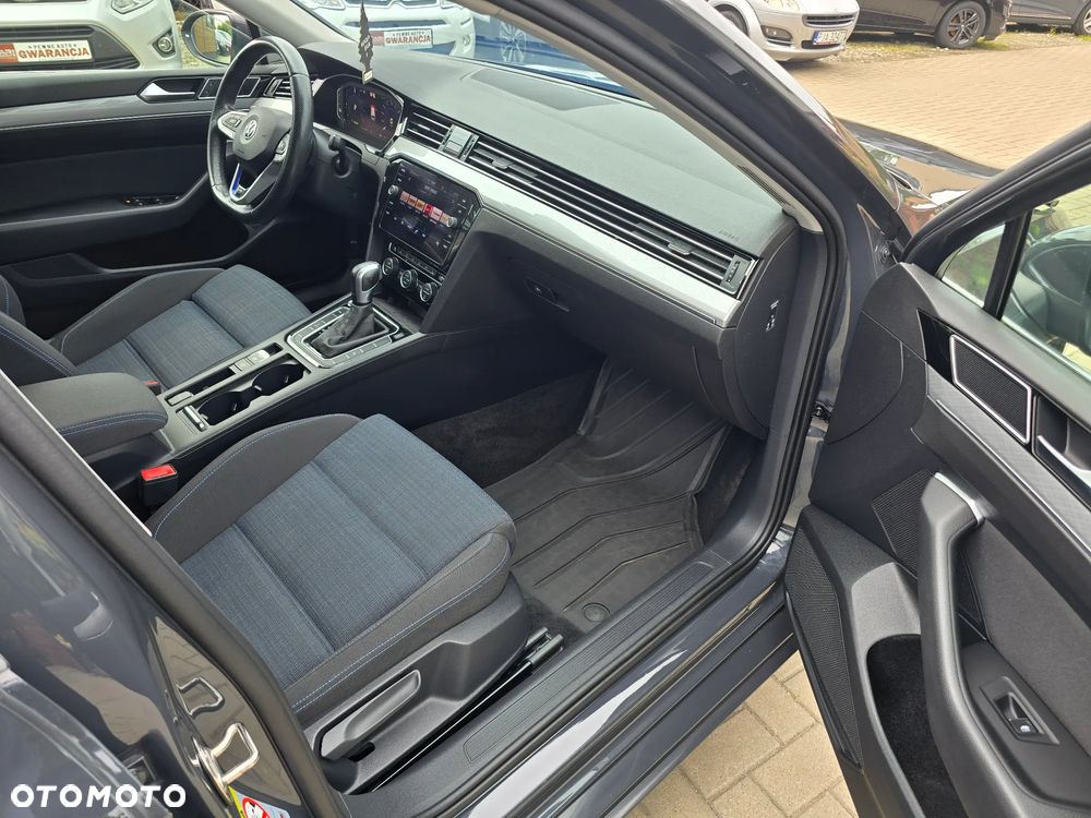 Volkswagen Passat Variant - 12