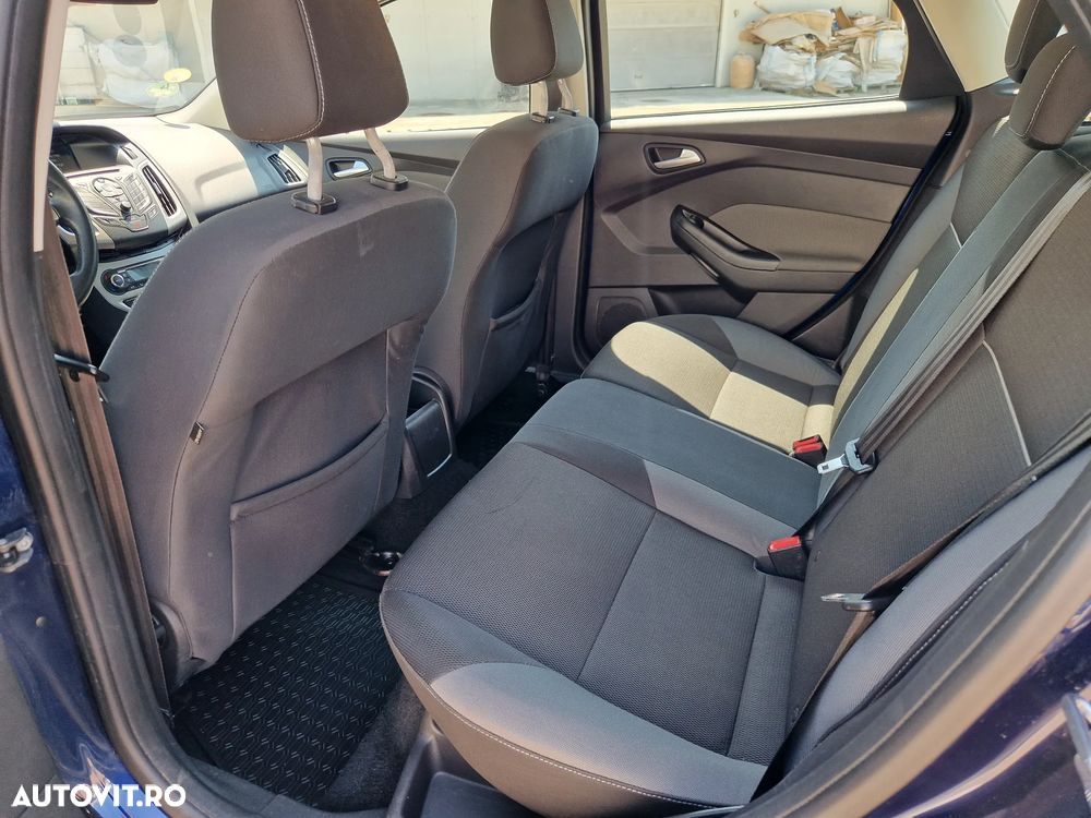 Ford Focus 1.6 TDCI DPF Ambiente - 7