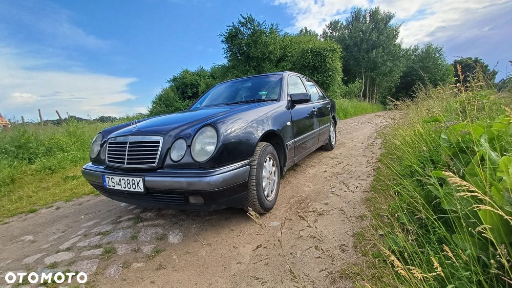 Mercedes-Benz Klasa E 220 D Elegance - 3