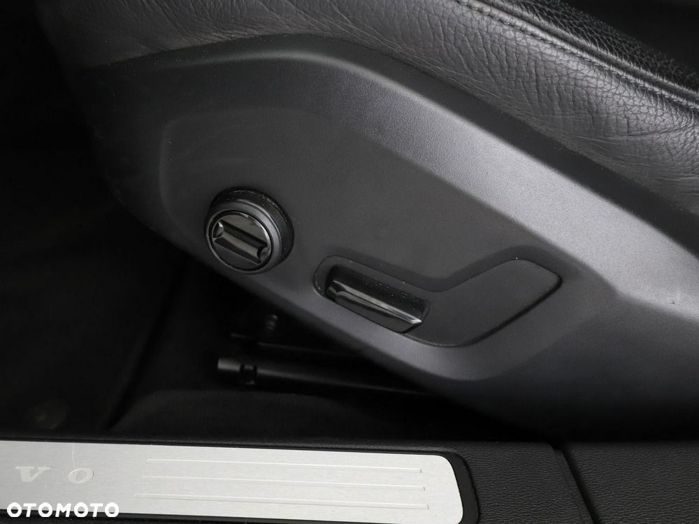 Volvo V60 D3 Momentum - 36