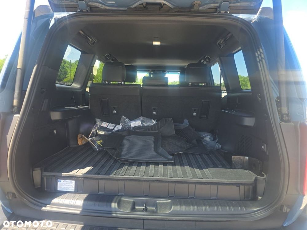 Toyota Land Cruiser - 4