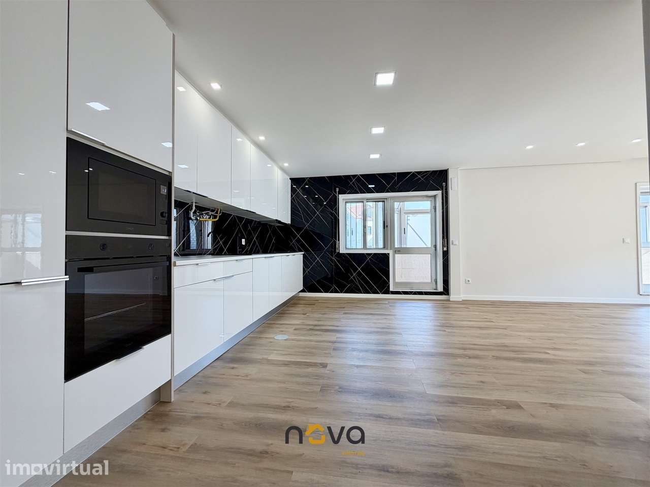 Apartamento T4 Totalmente Remodelado na Póvoa de Varzim - Grande imagem: 2/25