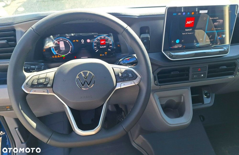Volkswagen Crafter 35 Furgon z wysokim dachem silnik: 2,0 l EU6 SCR 140 KM / skrzynia biegów:automatyczna 8-biegowa rozstaw osi: 3640 mm - 4