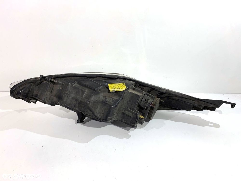 REFLEKTOR PRAWY PRZÓD FORD FIESTA VI (CB1, CCN) 2008 - 2022 1.25 44 kW [60 KM] benzyna 2008 - 2017 - 3