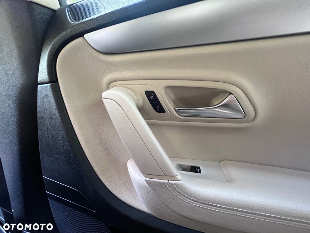 Volkswagen Passat CC - 15