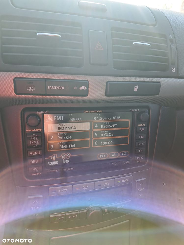 Toyota Avensis 2.2 D-CAT Sol plus NAVI - 10
